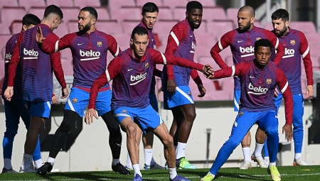Imagen de un entrenamiento reciente del FC Barcelona en el Camp Nou