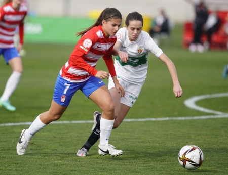Laura Pérez sobresalió en el triunfo del Granada Femenino contra el Elche (GCF) Laura Pérez sobresalió en el triunfo del Granada Femenino contra el Elche (GCF)