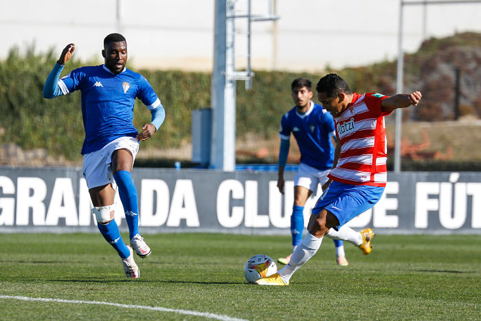 Imagen del amistoso entre el Granada y el San Fernando celebrado en la Ciudad Deportiva (GCF)