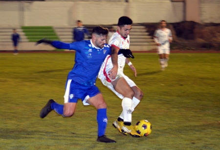 Javi Gallo, durante un lance del encuentro ante el Rincón en la Ciudad Deportiva (JAVIER PALMA) Javi Gallo, durante un lance del encuentro ante el Rincón en la Ciudad Deportiva (JAVIER PALMA)