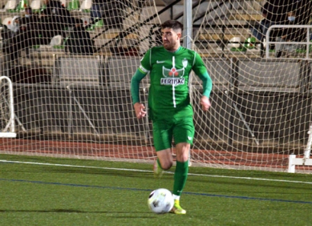 Marcos Toro avanza con el balón (J. PALMA) 