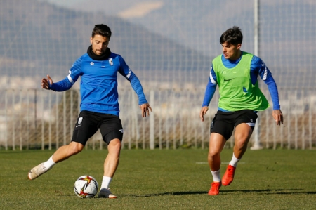 El Recreativo ha preparado el partido a máxima intensidad (CANTERA NAZARÍ) El Recreativo ha preparado el partido a máxima intensidad (CANTERA NAZARÍ)