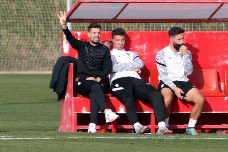 Roger Lamesa, durante el partido ante el Betis B (JOSÉ VELASCO / GRJ) Roger Lamesa, durante el partido ante el Betis B (JOSÉ VELASCO / GRJ)
