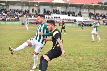 El CF Motril cayó en un disputado partido (CF MOTRIL) El CF Motril cayó en un disputado partido (CF MOTRIL)