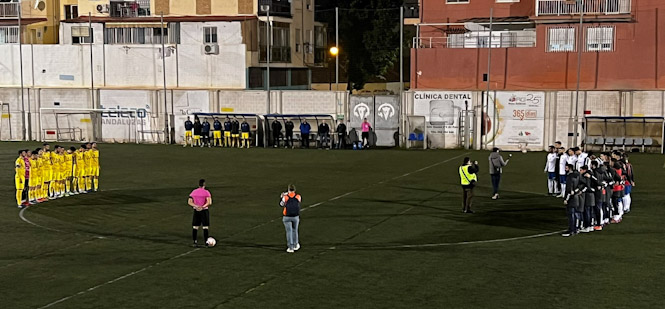 Minuto de silencio en el Nuevo San Ignacio por el fallecimiento del presidente de El Palo (EL PALO FC) 