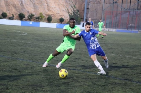 El Atlético Monachil mereció un mejor resultado (MANU LÓPEZ) 