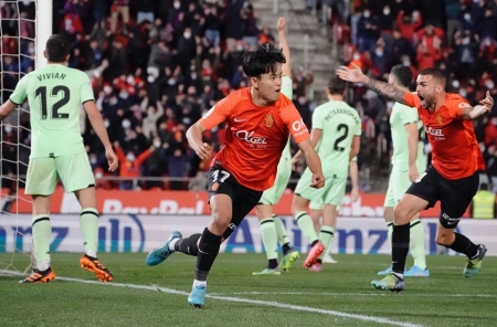 El Mallorca se impuso al Athletic por 3-2 y deja al Granada marcando la frontera con el descenso (RCD MALLORCA) El Mallorca se impuso al Athletic por 3-2 y deja al Granada marcando la frontera con el descenso (RCD MALLORCA)
