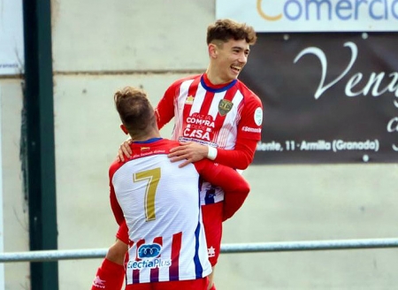 Falín celebra uno de los goles marcados esta temporadas (JOSÉ ANDRÉS FERNÁNDEZ)