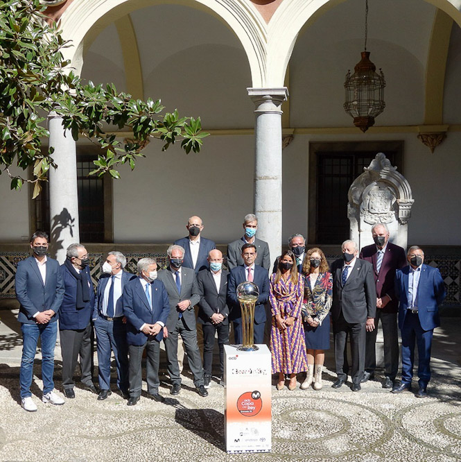Recepción a los equipos participantes en la Copa del Rey en el Ayuntamiento de Granada (AUTO. GRANADA)