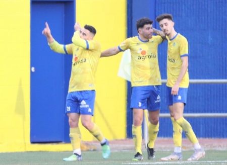 El CD Huétor Tájar juega este domingo en su feudo ante el Torre del Mar (JOSÉ ANDRÉS FERNÁNDEZ) El CD Huétor Tájar juega este domingo en su feudo ante el Torre del Mar (JOSÉ ANDRÉS FERNÁNDEZ)