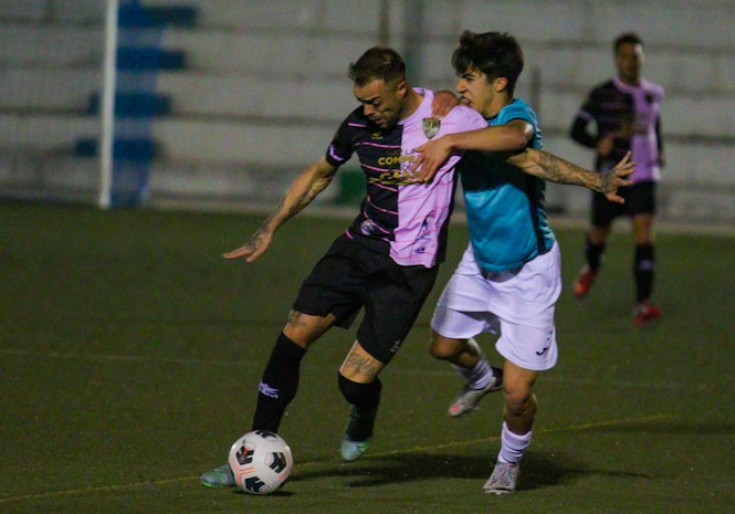 Dani Benítez ya ha debutado en el Arenas de Armilla (JORGE LOZANO) 