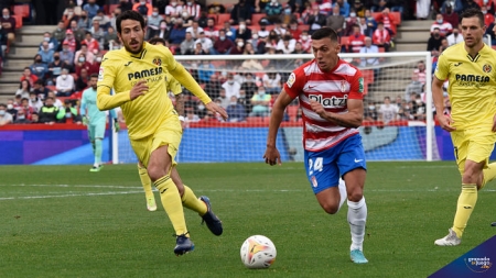 Uzuni, en un lance ante el Villarreal (JOSÉ M. BALDOMERO)