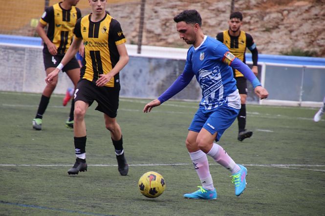 El Atlético Monachil mereció más ante el Berja (MANU LÓPEZ) 