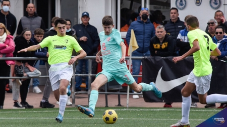 La selección granadina cayó con Cádiz en la recta final (JOSÉ M. BALDOMERO) La selección granadina cayó con Cádiz en la recta final (JOSÉ M. BALDOMERO)