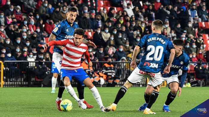 Imagen del Granada - Alavés de la primera vuelta (JOSÉ M. BALDOMERO)