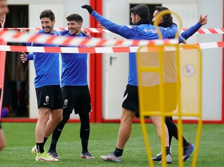 El Granada sigue trabajando bajo las órdenes de Rubén Torrecilla (PEPE VILLOSLADA / GCF) El Granada sigue trabajando bajo las órdenes de Rubén Torrecilla (PEPE VILLOSLADA / GCF)