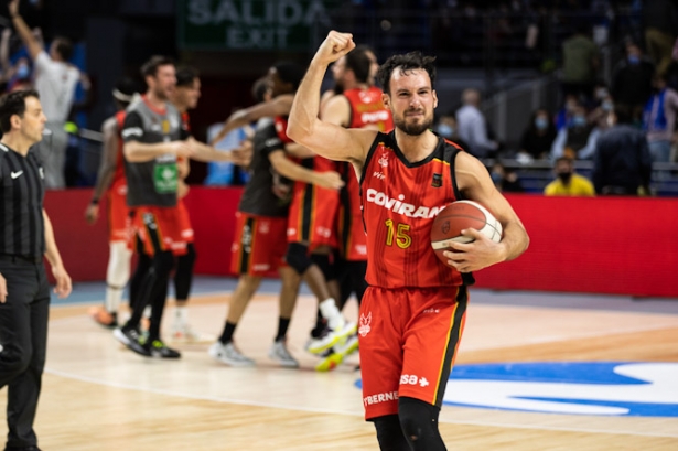 Lluís Costa es el timón del Covirán Granada (JUAN PELEGRÍN/ MOVISTAR ESTUDIANTES) Lluís Costa es el timón del Covirán Granada (JUAN PELEGRÍN/ MOVISTAR ESTUDIANTES)
