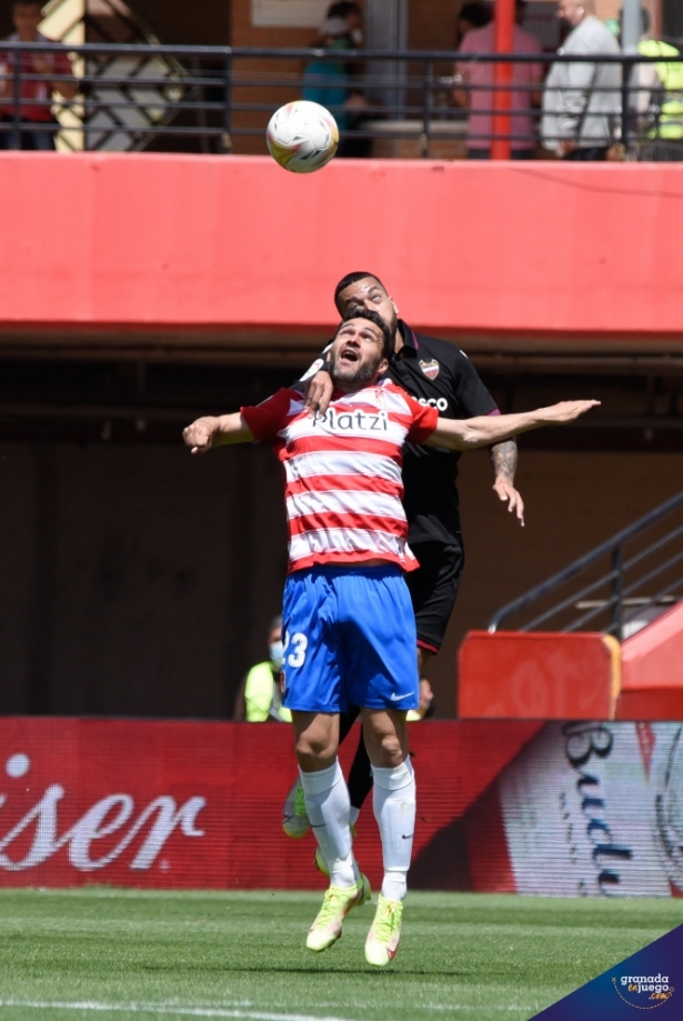 Jorge Molina fue el único jugador del Granada CF que aprobó (JOSÉ M. BALDOMERO) Jorge Molina fue el único jugador del Granada CF que aprobó (JOSÉ M. BALDOMERO)