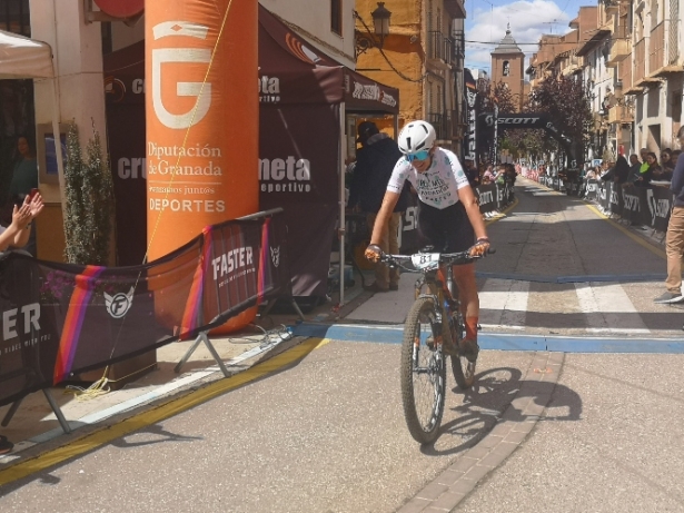 El ganador entra en meta (AYTO. LANJARÓN) El ganador entra en meta (AYTO. LANJARÓN)