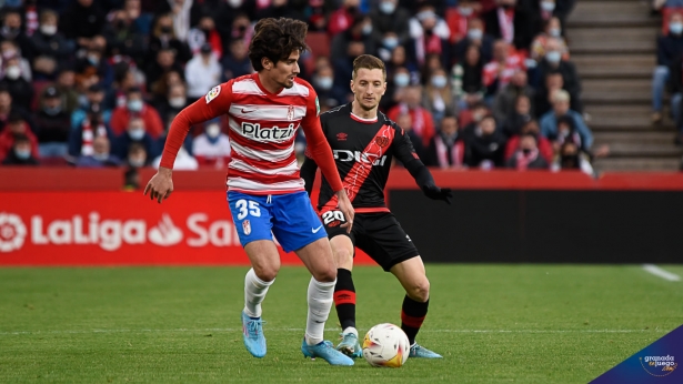 Álex Collado, durante el partido en casa ante el Rayo Vallecano (JOSÉ M. BALDOMERO) Álex Collado, durante el partido en casa ante el Rayo Vallecano (JOSÉ M. BALDOMERO)
