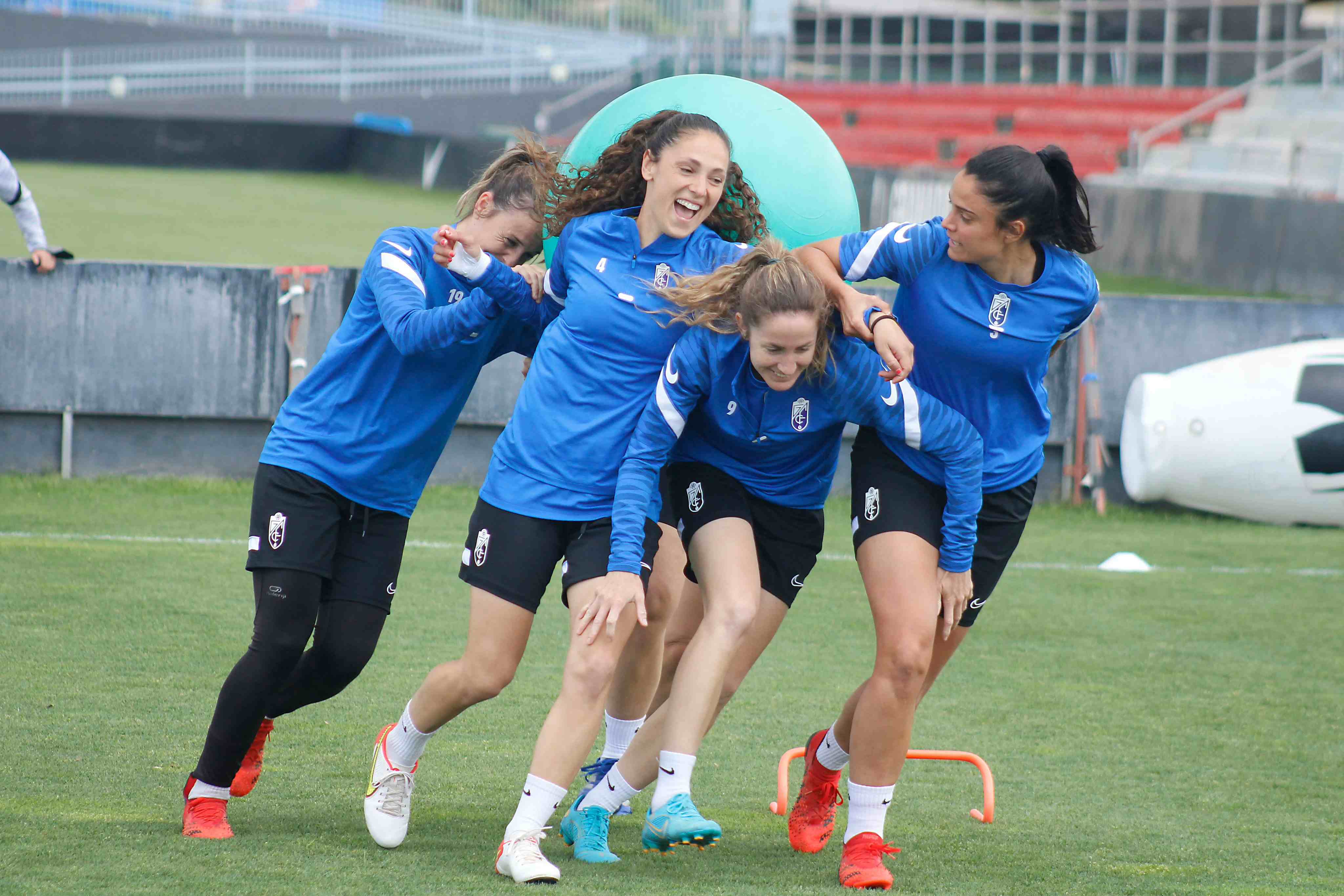 El Granada Femenino podría dejar cerrado su objetivo de la temporada este fin de semana si vence al Granadilla Tenerife B (JAVIER ARROYO / GCF)