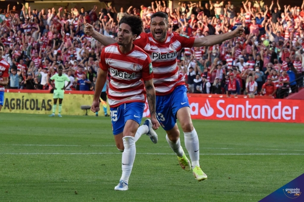 Collado y Jorge Molina celebran el tanto del primero ante el Athletic (JOSÉ M. BALDOMERO) Collado y Jorge Molina celebran el tanto del primero ante el Athletic (JOSÉ M. BALDOMERO)