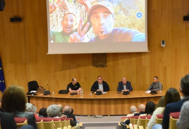 Presentación de la expedición (R. MARTÍNEZ / DIPGRA) Presentación de la expedición (R. MARTÍNEZ / DIPGRA)