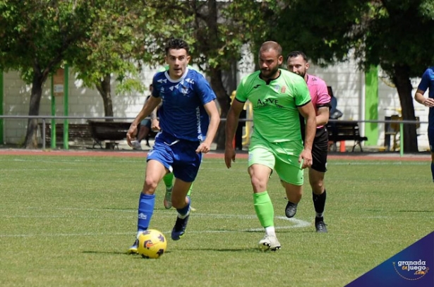 La UD Maracena busca el ascenso a Tercera División (JOSÉ M. BALDOMERO) La UD Maracena busca el ascenso a Tercera División (JOSÉ M. BALDOMERO)