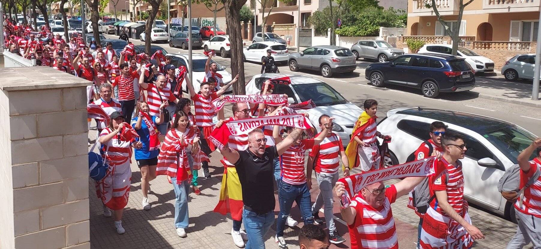 La afición será el jugador número 12 del Granada en su última batalla por la permanencia (FRAN CALVO)