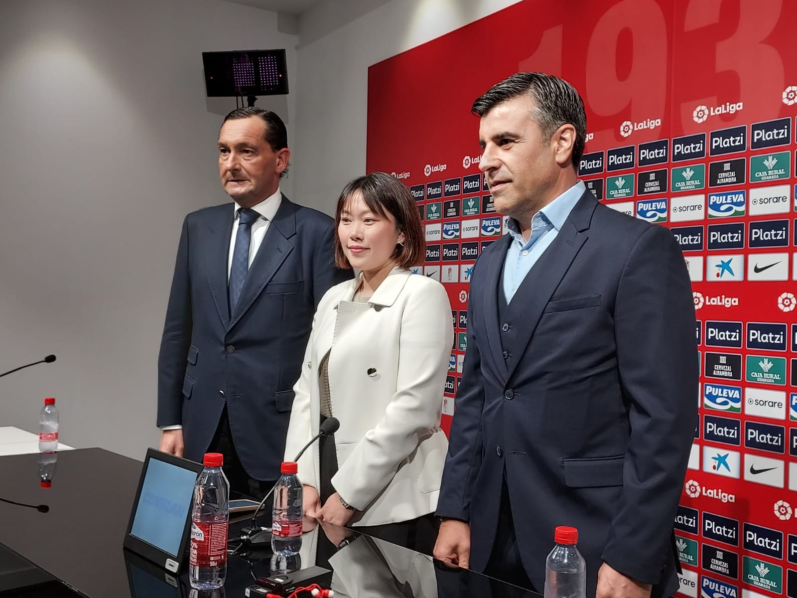 Alfredo García Amado, Sophia Yang y Nico Rodríguez (FRAN CALVO)