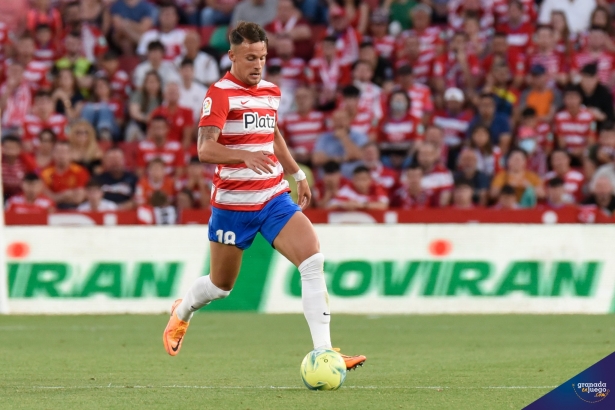 Petrovic llegó en el mercado invernal y agradó a la afición rojiblanca (JOSÉ M. BALDOMERO)