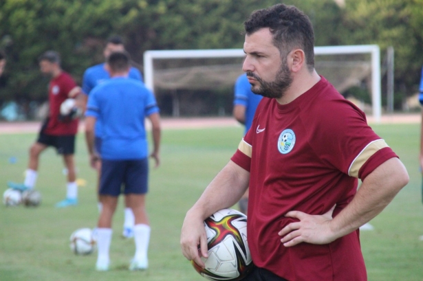 Rafilla, en uno de los primeros entrenamientos de la pretemporada con El Ejido (POLIDEPORTIVO EL EJIDO)