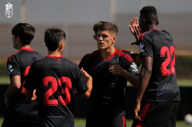 El Recreativo Granada inicia una nueva temporada (GRANADA CF) El Recreativo Granada inicia una nueva temporada (GRANADA CF)