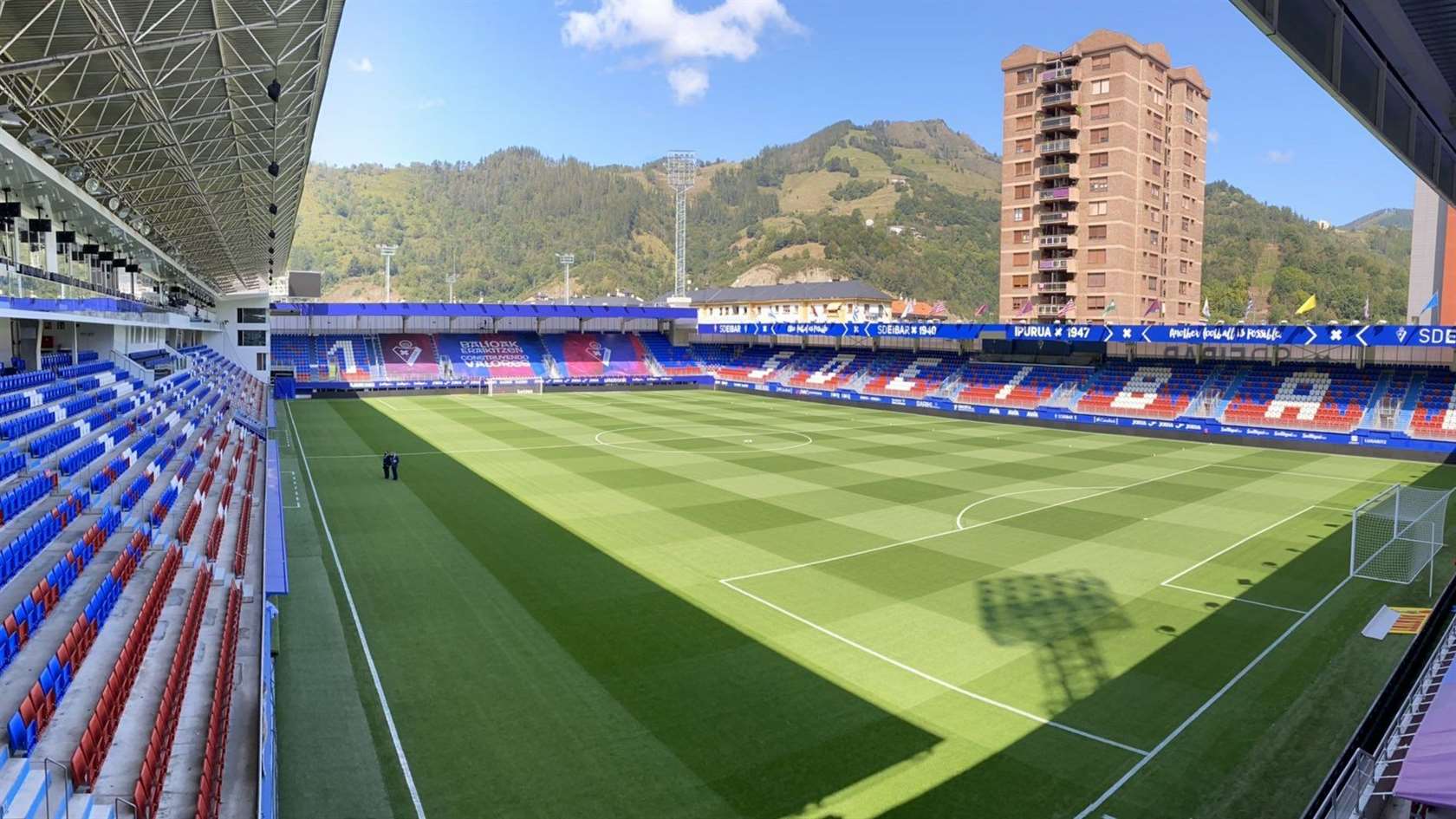 Panorámica de Ipurúa, donde el Granada nunca ha vencido