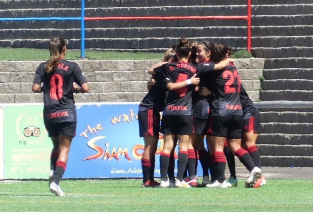 Las jugadoras del Granada celebran el gol de Laura Pérez ante el Granadilla Tenerife B (GCF) Las jugadoras del Granada celebran el gol de Laura Pérez ante el Granadilla Tenerife B (GCF)