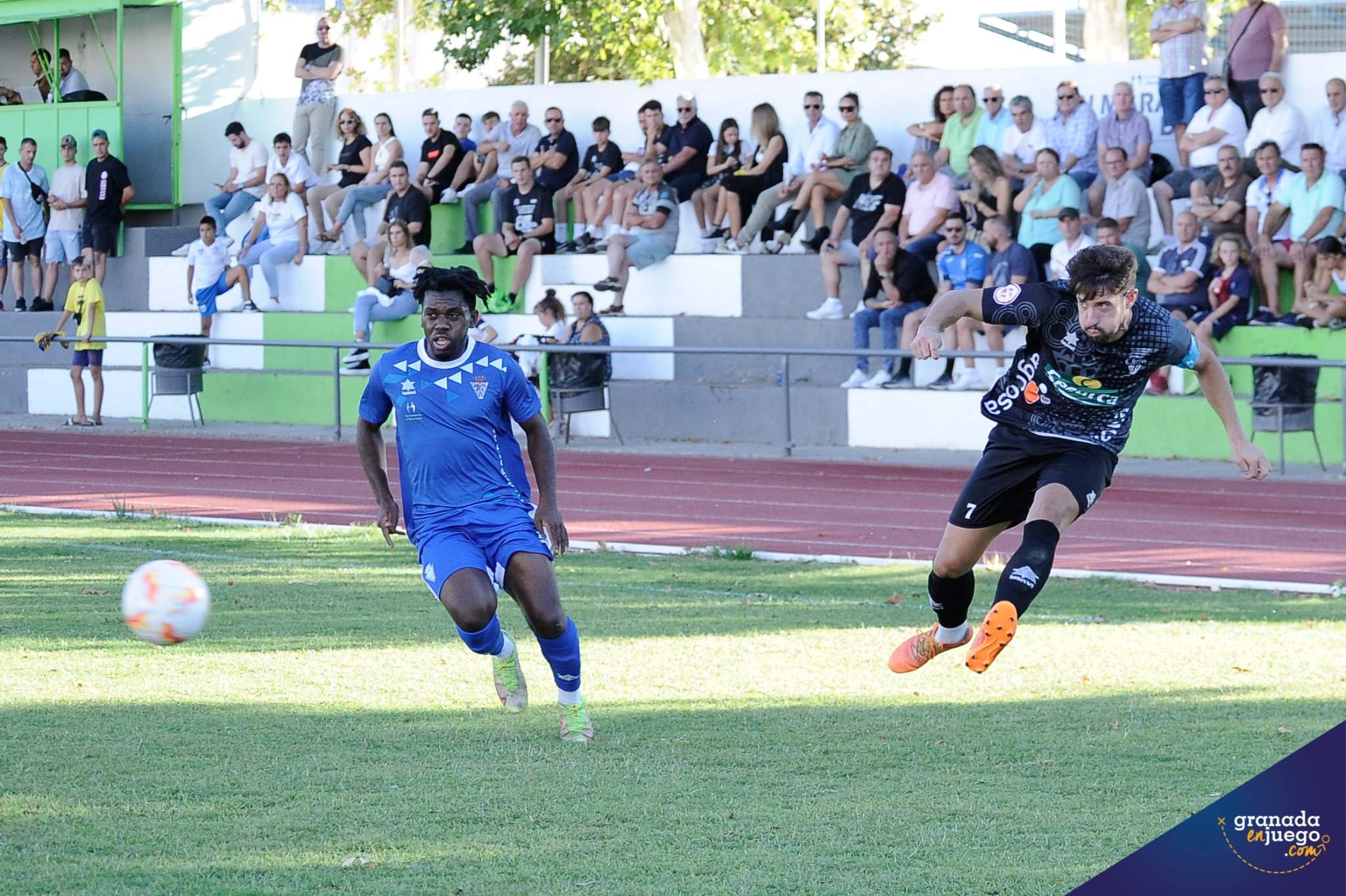 Maracena y Huétor Tájar no pudieron pasar del empate a cero en un disputado derbi (JOSÉ M. BALDOMERO)