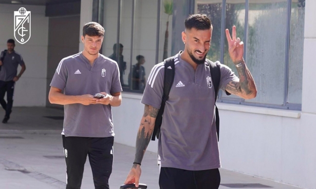 Cabaco y Miguel Rubio, a la salida de la Ciudad Deportiva este sábado (PEPE VILLOSLADA / GCF)
