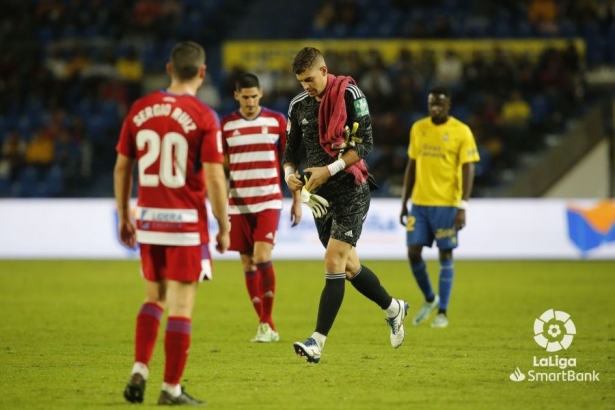 Raúl Fernández, en el momento de saltar al campo tras la lesión de André Ferreira (LALIGA)