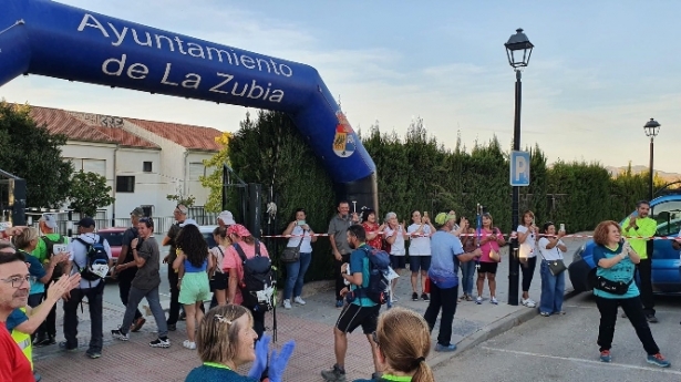 llegada a La Zubia de los participantes de la XV Marcha Popular (AYTO. LA ZUBIA) 