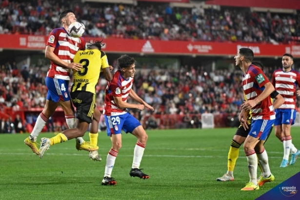 Miguel Rubio fue el mejor del Granada CF (JOSÉ M. BALDOMERO) 