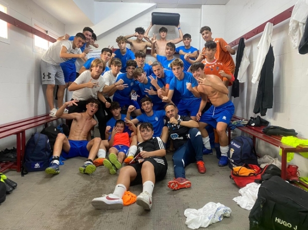 El cadete del Maracena celebra la victoria ante el We FC (UD MARACENA) El cadete del Maracena celebra la victoria ante el We FC (UD MARACENA)