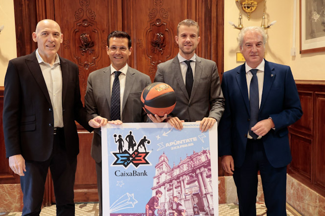 Presentación del  3x3 en plaza (JAVIER ALGARRA/ AYUNTAMIENTO) 
