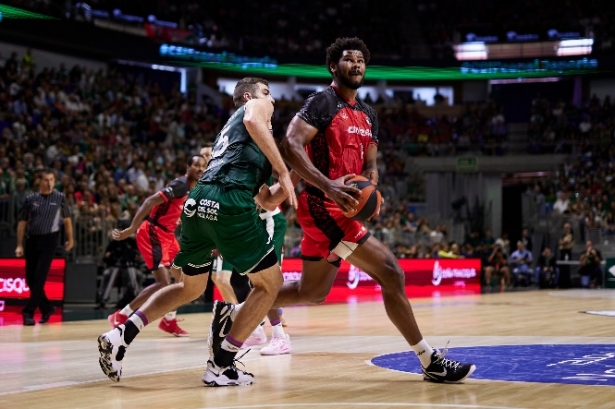 Cristiano Felicio anotó 16 puntos (FERMÍN RODRÍGUEZ / FUNDACION-CBG) 
