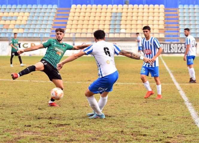 El CF Motril perdió ante el Torredonjimeno (SEMANARIO MUCHO DEPORTE / ARCHIVO) 