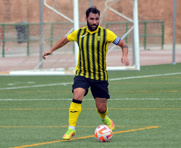 Fran, capitán del equipo, ha causado baja en la entidad alboloteña (J. PALMA)