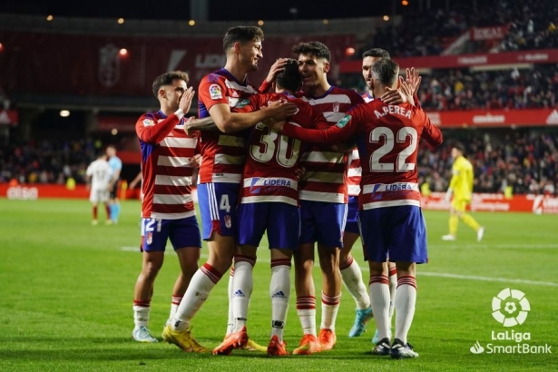 Los jugadores del Granada celebran uno de los goles anotados contra el Albacete (LALIGA) Los jugadores del Granada celebran uno de los goles anotados contra el Albacete (LALIGA)