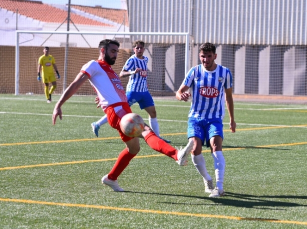 El CF Motril tuvo que jugar en Carchuna ante el Torreperogil (SEMANARIO MUCHO DEPORTE) El CF Motril tuvo que jugar en Carchuna ante el Torreperogil (SEMANARIO MUCHO DEPORTE)