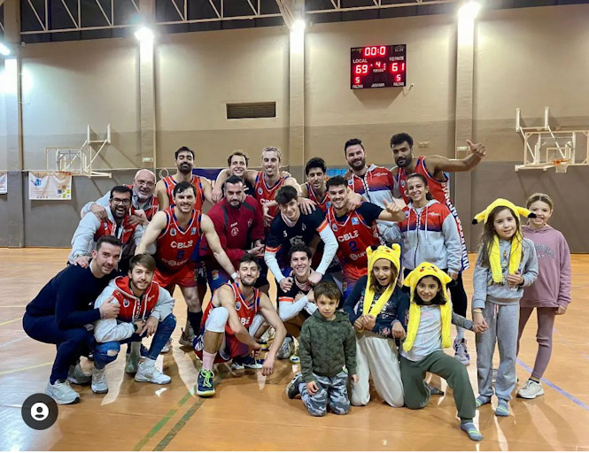 Tu Super CB La Zubia celebra la victoria (CB LA ZUBIA)