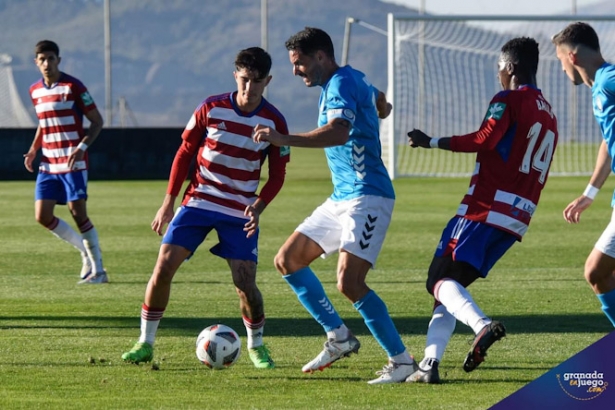 El filial ha roto su racha de victorias (JOSÉ M. BALDOMERO) 