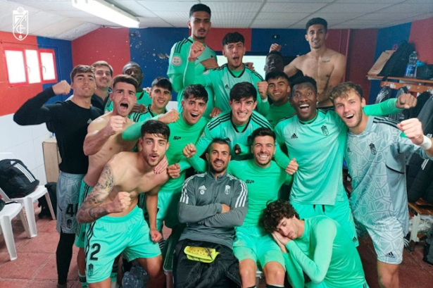 El Recreativo celebra la victoria (CANTERA NAZARÍ) El Recreativo celebra la victoria (CANTERA NAZARÍ)